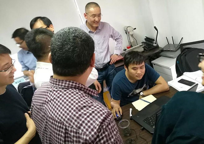 六西格瑪綠帶課程學員現(xiàn)場與金老師互動