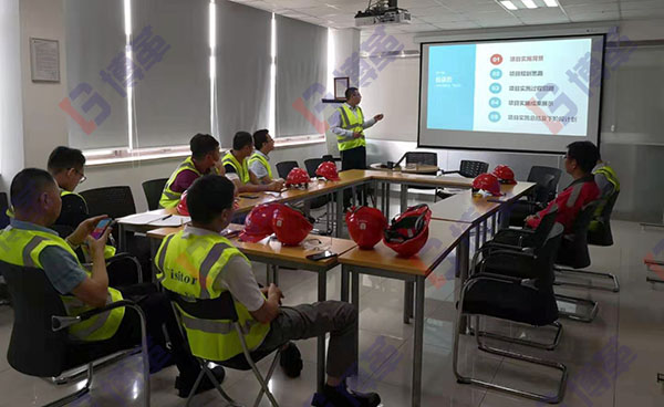 中天科技TPM項(xiàng)目組成員上海考察現(xiàn)場(chǎng)